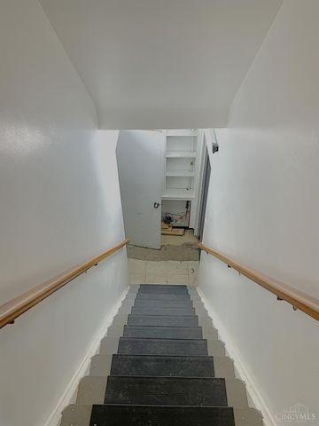 990 Covedale Avenue, Cincinnati, OH 45238