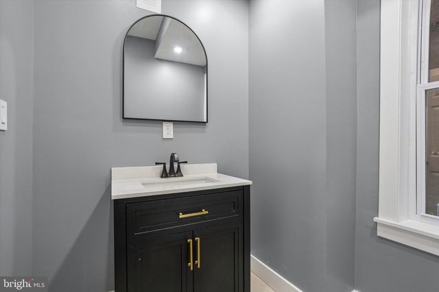 422 W HANOVER ST, Trenton, NJ 08618