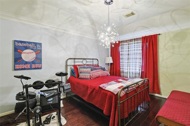 1415 Meadow Hill Drive, Sugar Land, TX 77479