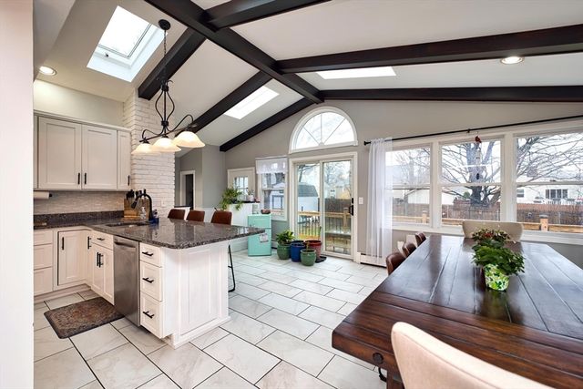 340 Kaufman Rd, Somerset, MA 02726