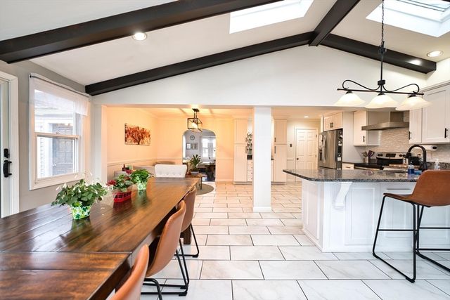 340 Kaufman Rd, Somerset, MA 02726