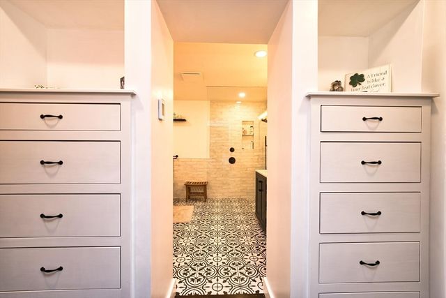 340 Kaufman Rd, Somerset, MA 02726