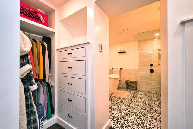 340 Kaufman Rd, Somerset, MA 02726