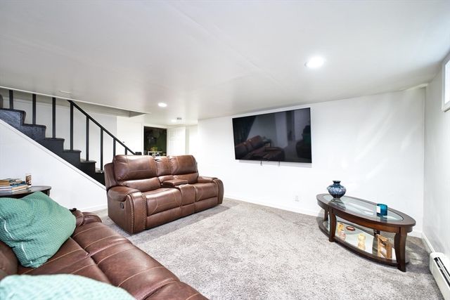 340 Kaufman Rd, Somerset, MA 02726