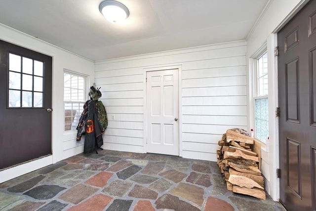 340 Kaufman Rd, Somerset, MA 02726