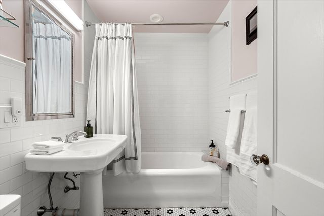 345 Commonwealth Ave 7, Boston, MA 02115