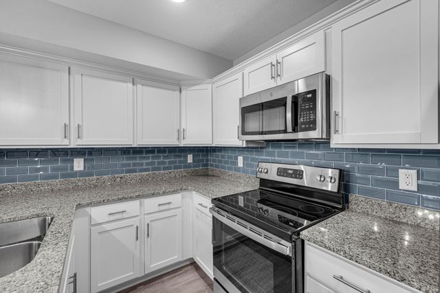 1000 Henry Place Blvd Unit 401, Clarksville, TN 37042