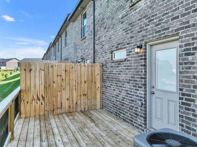 1000 Henry Place Blvd Unit 401, Clarksville, TN 37042