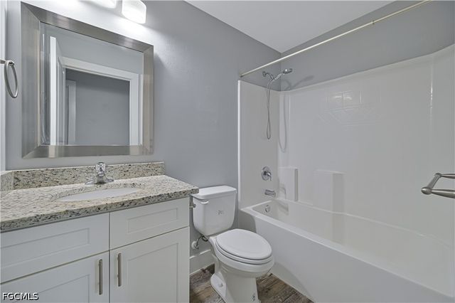 1125 NE 4th AVE, Cape Coral, FL 33909