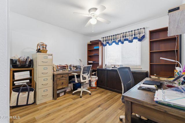 42423 Waterford Way, Quartz Hill, CA 93536