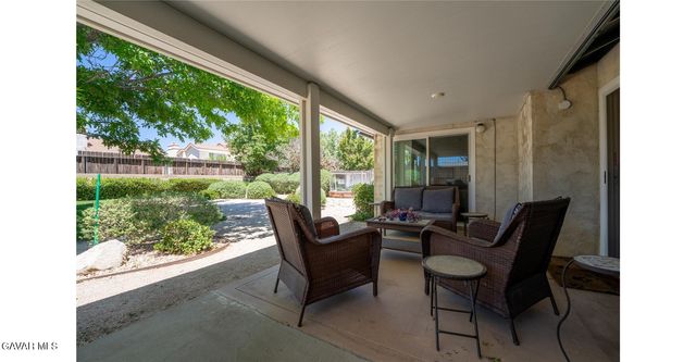 42423 Waterford Way, Quartz Hill, CA 93536