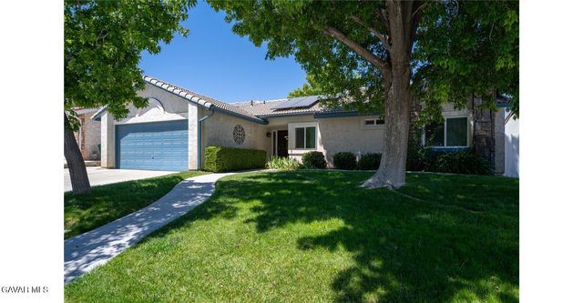 42423 Waterford Way, Quartz Hill, CA 93536