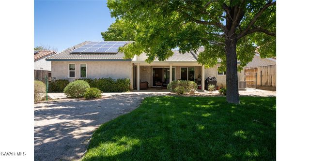 42423 Waterford Way, Quartz Hill, CA 93536