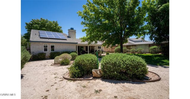 42423 Waterford Way, Quartz Hill, CA 93536