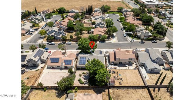 42423 Waterford Way, Quartz Hill, CA 93536