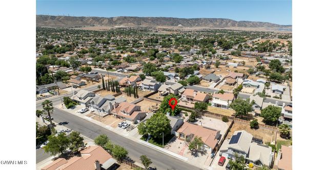 42423 Waterford Way, Quartz Hill, CA 93536