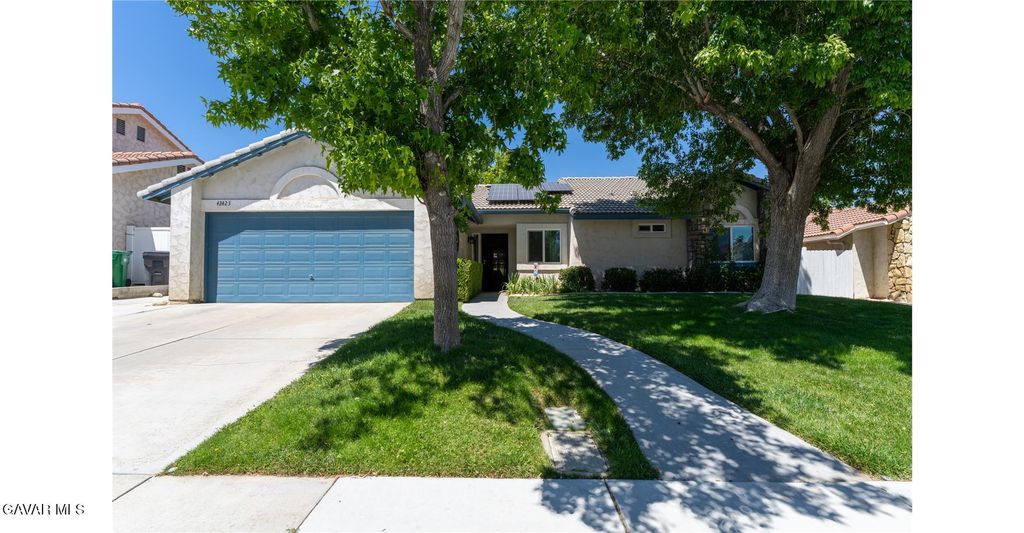 42423 Waterford Way, Quartz Hill, CA 93536