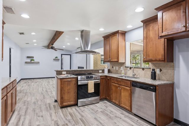 1011 Serenada DR, Georgetown, TX 78628