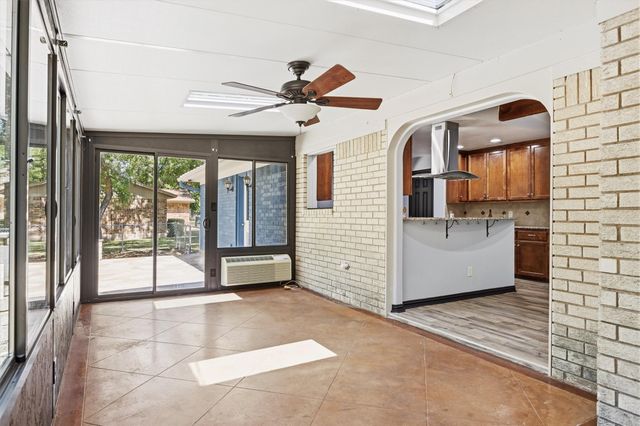 1011 Serenada DR, Georgetown, TX 78628