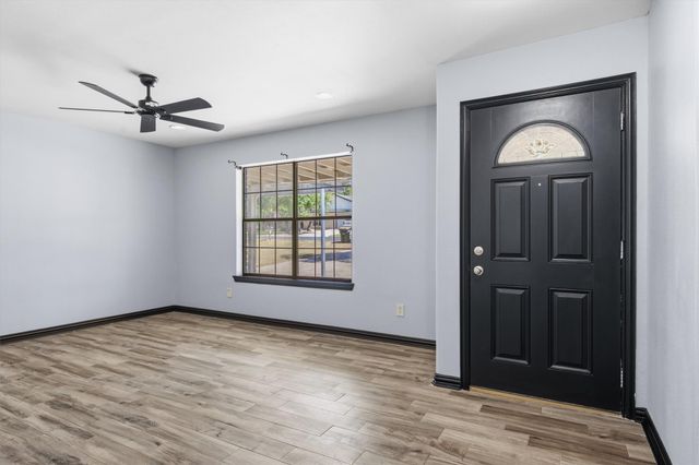 1011 Serenada DR, Georgetown, TX 78628