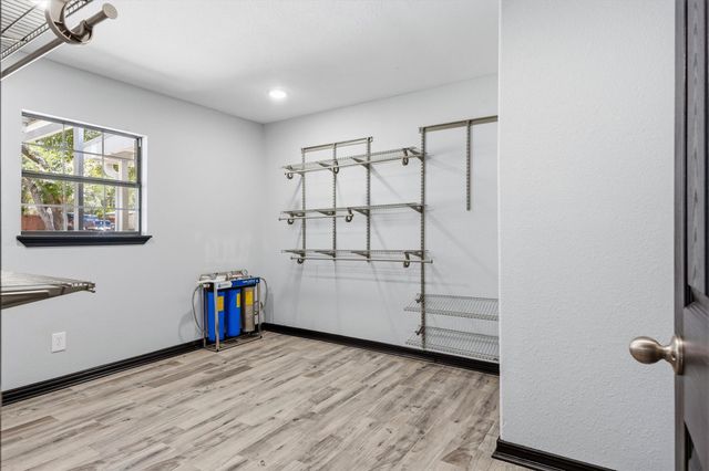 1011 Serenada DR, Georgetown, TX 78628