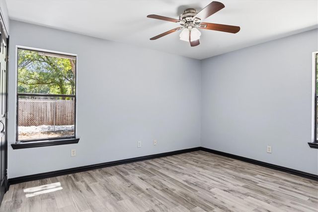 1011 Serenada DR, Georgetown, TX 78628