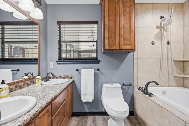 1011 Serenada DR, Georgetown, TX 78628