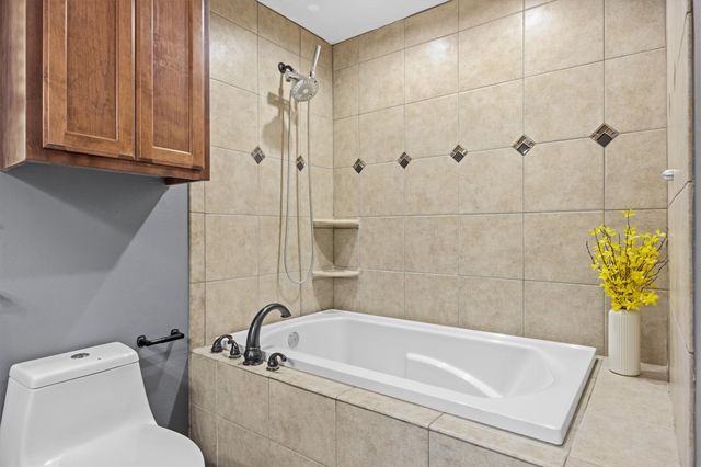 1011 Serenada DR, Georgetown, TX 78628