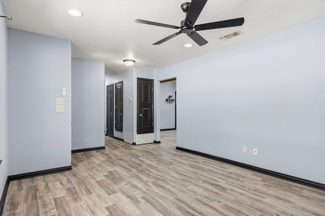 1011 Serenada DR, Georgetown, TX 78628
