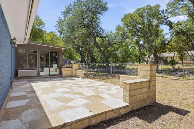 1011 Serenada DR, Georgetown, TX 78628