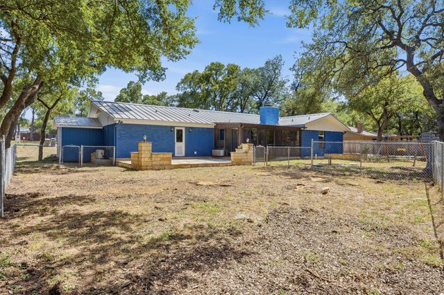 1011 Serenada DR, Georgetown, TX 78628