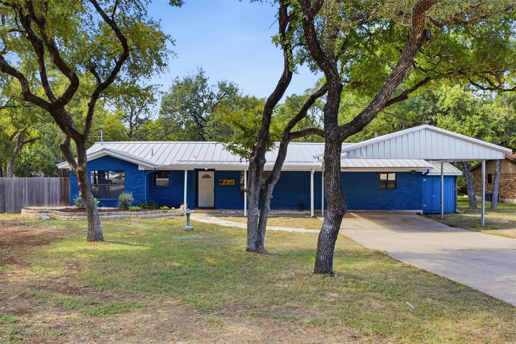 1011 Serenada DR, Georgetown, TX 78628
