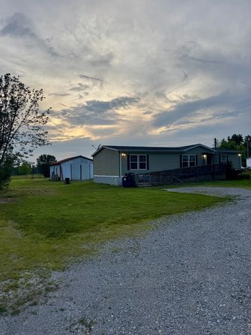 189 Holloway St, Summertown, TN 38483