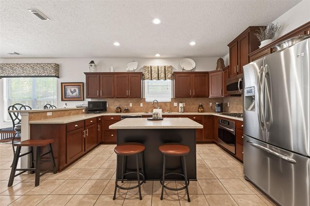 522 Beauregard Drive, Conroe, TX 77302