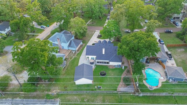 522 Beauregard Drive, Conroe, TX 77302