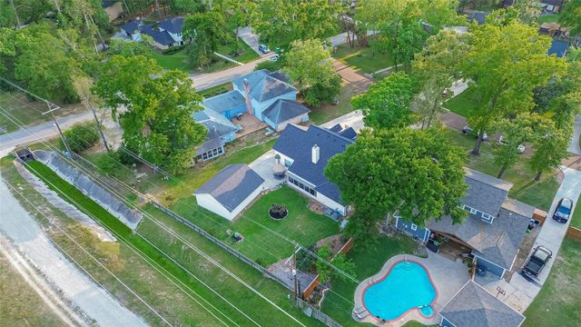 522 Beauregard Drive, Conroe, TX 77302