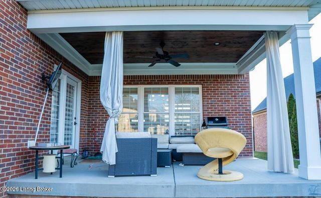 5300 Pebble Creek Pl, Louisville, KY 40241