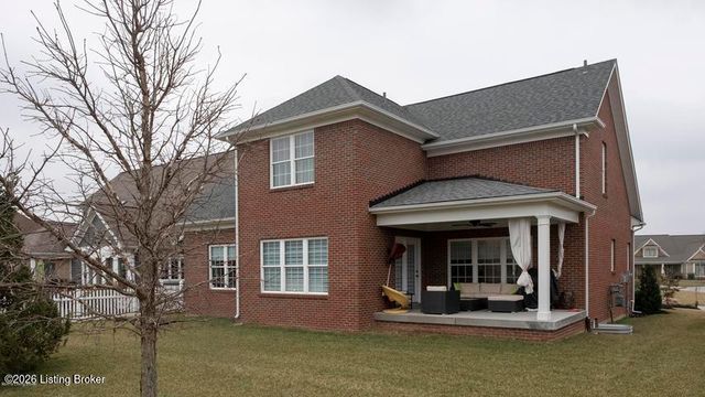 5300 Pebble Creek Pl, Louisville, KY 40241
