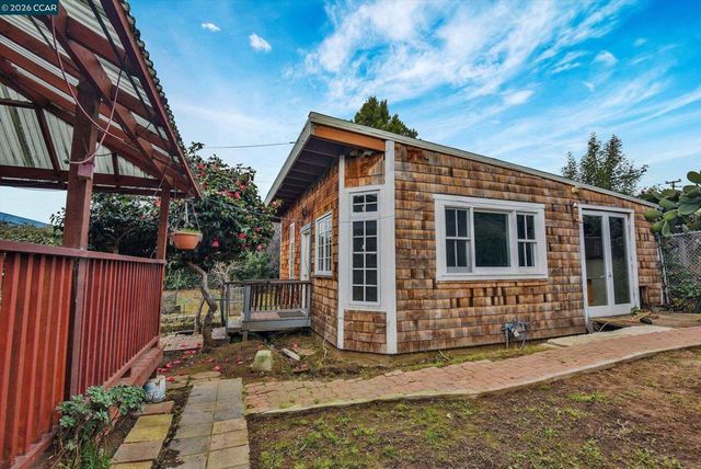 3750 Angelo Ave, Oakland, CA 94619