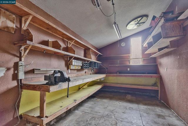 3750 Angelo Ave, Oakland, CA 94619