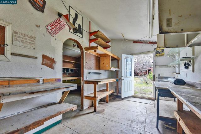 3750 Angelo Ave, Oakland, CA 94619