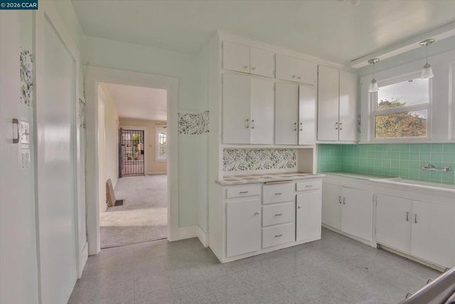 3750 Angelo Ave, Oakland, CA 94619