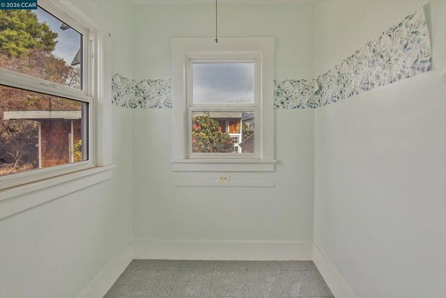 3750 Angelo Ave, Oakland, CA 94619