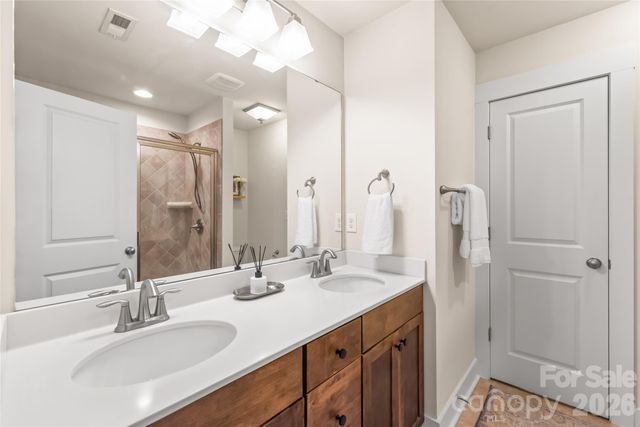 3217 Bending Birch Place, Charlotte, NC 28206