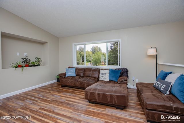 5301 E Revolutionary Way, Wasilla, AK 99654