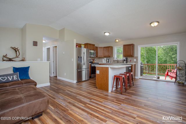 5301 E Revolutionary Way, Wasilla, AK 99654