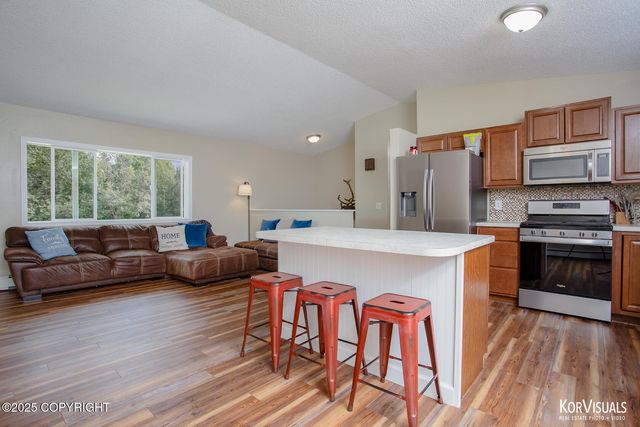 5301 E Revolutionary Way, Wasilla, AK 99654