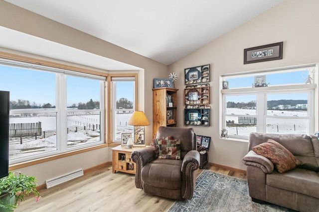 W6800 County Road D, Oxford, WI 53952