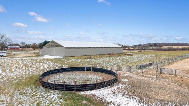 W6800 County Road D, Oxford, WI 53952