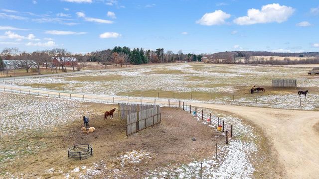 W6800 County Road D, Oxford, WI 53952